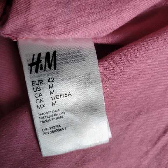 H&M Divided Size M Ladies Button Front Shirt - Picture 8 of 9